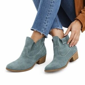 Carlos Santana Gray Suede Western Ankle Boots Size 7M Women's Block Heel Booties